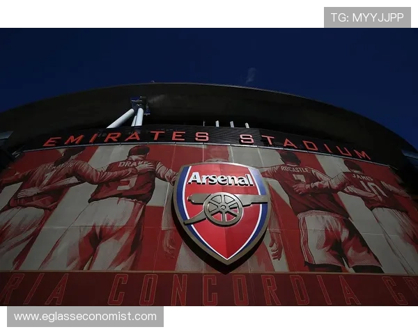 阿森纳与曼城联名设计队徽与球衣展现足球文化新潮流 - 副本